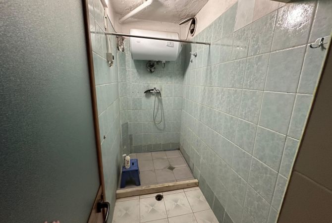 Shtepi ne shitje Apartament ne Tirane, 3+1, Mobilimi E mobiluar, Pagesa 178,000  Euro.