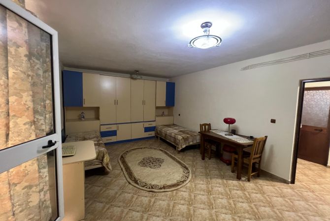 Shtepi me qera Duplex(shtepi me 2 kate) ne Tirane, 3+1, Mobilimi E mobiluar, Pagesa 550  Euro.