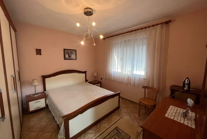 Shtepi me qera Duplex(shtepi me 2 kate) ne Tirane, 3+1, Mobilimi E mobiluar, Pagesa 550  Euro.