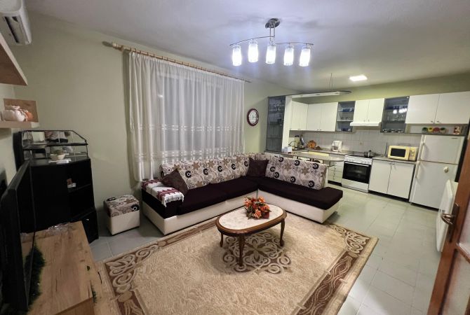 Shtepi me qera Duplex(shtepi me 2 kate) ne Tirane, 3+1, Mobilimi E mobiluar, Pagesa 550  Euro.