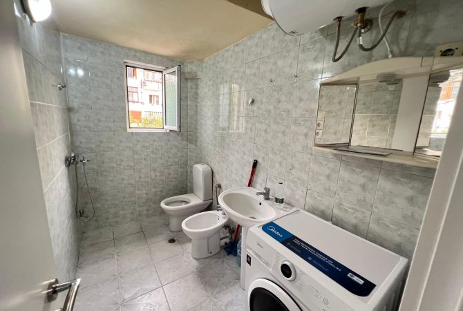 Shtepi me qera Apartament ne Tirane, 2+1, Mobilimi E mobiluar, Pagesa 500  Euro.