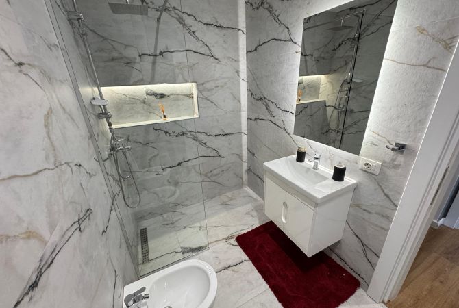 Shtepi me qera 2+1 ne Tirane - 700 Euro