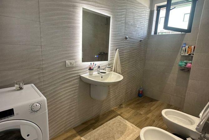 Shtepi me qera Apartament ne Tirane, 2+1, Mobilimi E mobiluar, Pagesa 600  Euro.