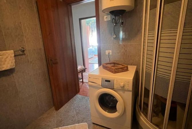 Shtepi me qera Apartament ne Tirane, 2+1, Mobilimi E mobiluar, Pagesa 700  Euro.