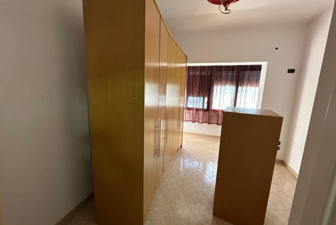 Shtepi me qera 1+1 ne Tirane - 400 Euro