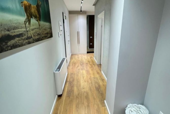 Shtepi me qera 2+1 ne Tirane - 1,200 Euro
