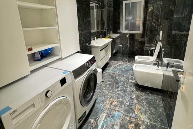 Shtepi me qera Apartament ne Tirane, 2+1, Mobilimi E mobiluar, Pagesa 1,200  Euro.