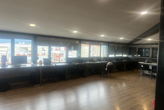 Ambient biznesi me qera 1+1 ne Tirane - 250,000 Leke