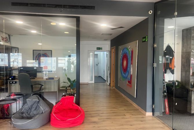 Qera Ambient per Zyre📍Ish Tregu Elektrik 💶Cmimi:250.000 leke (te reja)