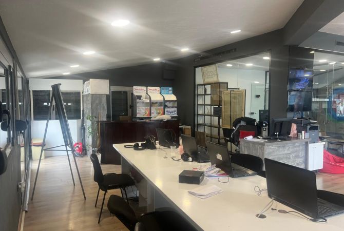 Qera Ambient per Zyre📍Ish Tregu Elektrik 💶Cmimi:250.000 leke (te reja)