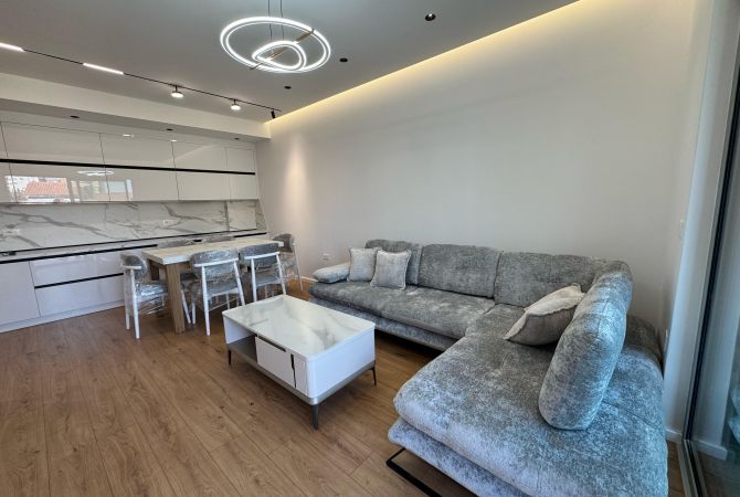 Shtepi me qera Apartament ne Tirane, 2+1, Mobilimi E mobiluar, Pagesa 750  Euro.