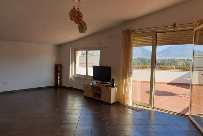 Shtepi me qera 4+1 ne Tirane - 1,200 Euro