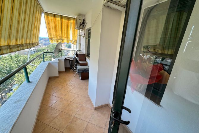 Shtepi me qera Apartament ne Tirane, 2+1, Mobilimi Pjeserisht e mobiluar, Pagesa 700  Euro.