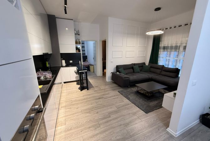 Shtepi me qera Apartament ne Tirane, 2+1, Mobilimi E mobiluar, Pagesa 400  Euro.