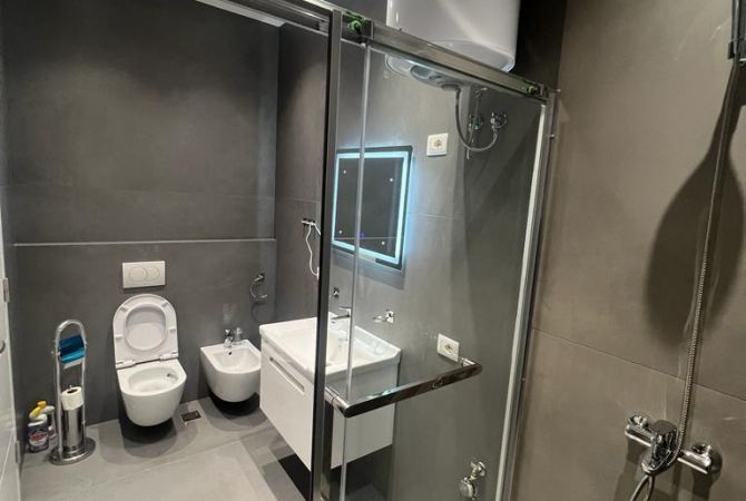 Shtepi me qera Apartament ne Tirane, 2+1, Mobilimi E mobiluar, Pagesa 900  Euro.