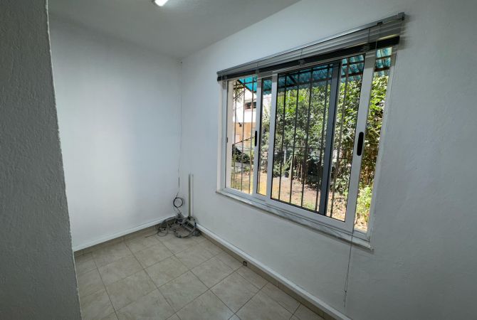 Shtepi me qera Apartament ne Tirane, 1+1, Mobilimi Bosh, pa mobiluar, Pagesa 450  Euro.