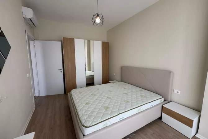 Shtepi me qera Apartament ne Tirane, 1+1, Mobilimi E mobiluar, Pagesa 550  Euro.
