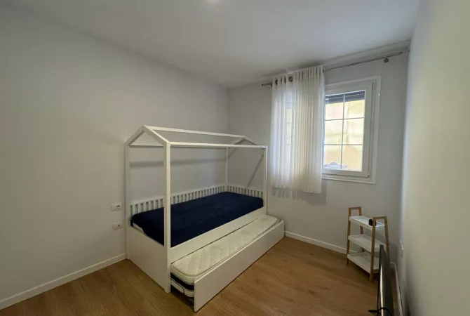 Shtepi me qera 2+1 ne Tirane - 65,000 Leke