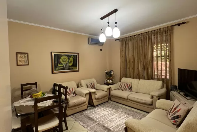 Shtepi me qera 2+1 ne Tirane - 450 Euro