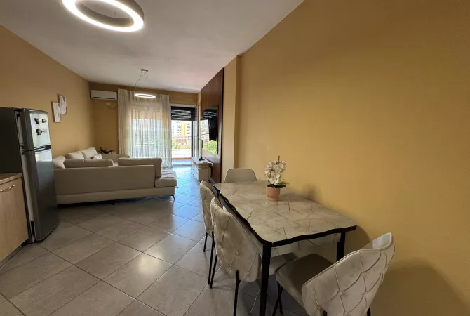 Shtepi me qera 1+1 ne Tirane - 60,000 Leke