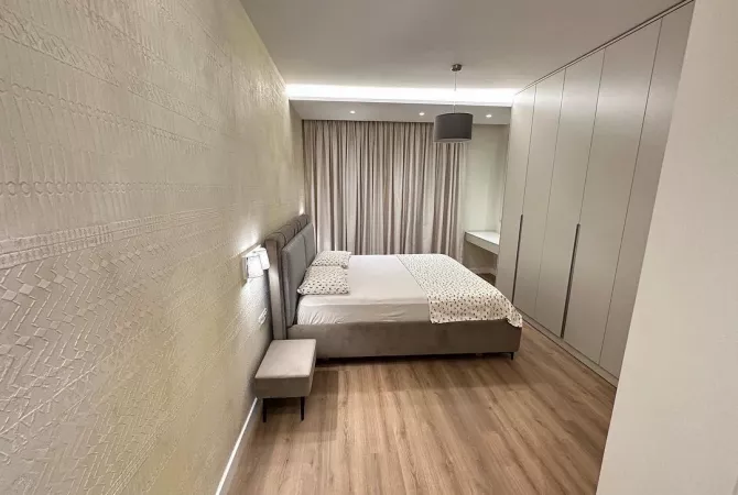 Shtepi me qera 2+1 ne Tirane - 1,200 Euro