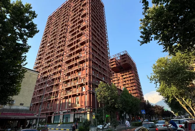 Ambient biznesi me qera 3+1 ne Tirane - 700 Euro