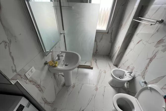 Shtepi me qera Apartament ne Tirane, 1+1, Mobilimi E mobiluar, Pagesa 500  Euro.