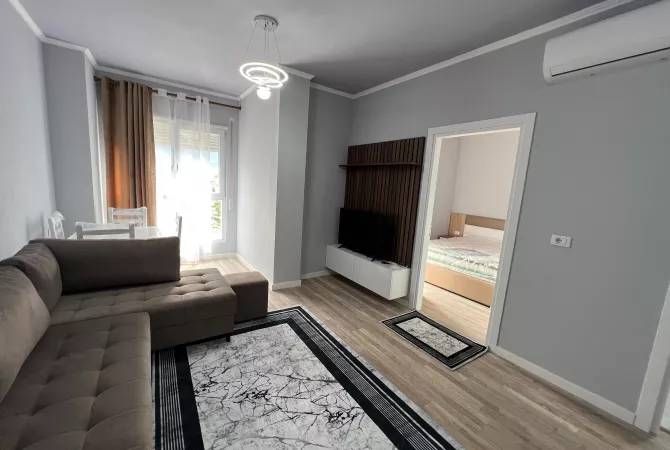 Shtepi me qera Apartament ne Tirane, 1+1, Mobilimi E mobiluar, Pagesa 500  Euro.