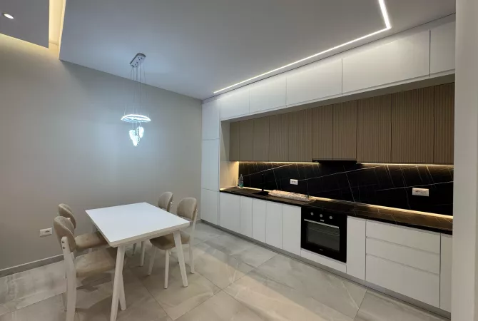 Shtepi me qera Apartament ne Tirane, 2+1, Mobilimi E mobiluar, Pagesa 1,100  Euro.