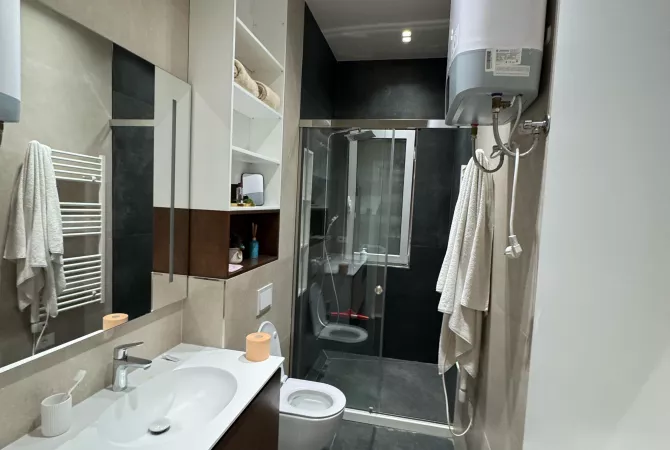 Shtepi ne shitje Apartament ne Tirane, 2+1, Mobilimi E mobiluar, Pagesa 290,000  Euro.