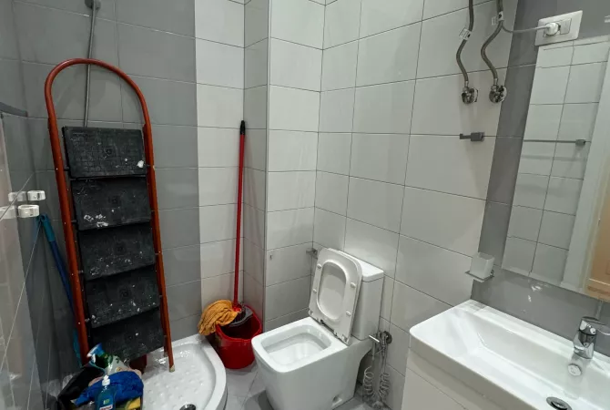 Shtepi ne shitje Apartament ne Tirane, 2+1, Mobilimi E mobiluar, Pagesa 290,000  Euro.