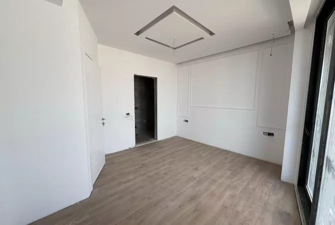 Shtepi ne shitje Apartament ne Tirane, 3+1, Mobilimi Bosh, pa mobiluar, Pagesa 320,000  Euro.