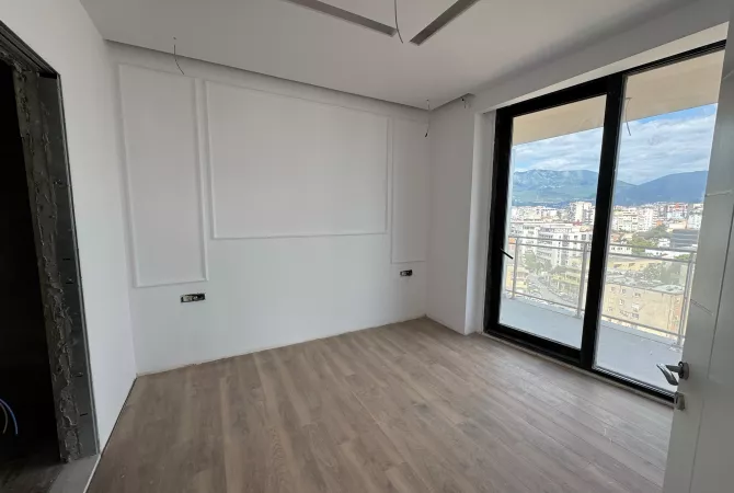 Shtepi ne shitje Apartament ne Tirane, 3+1, Mobilimi Bosh, pa mobiluar, Pagesa 320,000  Euro.