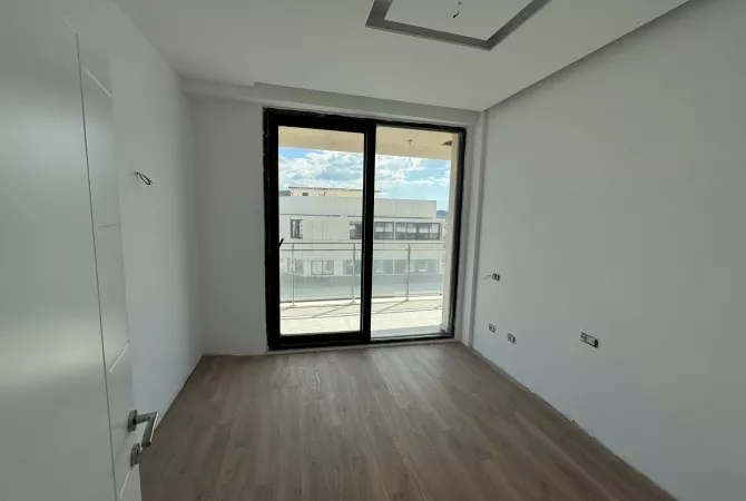 Shtepi ne shitje Apartament ne Tirane, 3+1, Mobilimi Bosh, pa mobiluar, Pagesa 320,000  Euro.