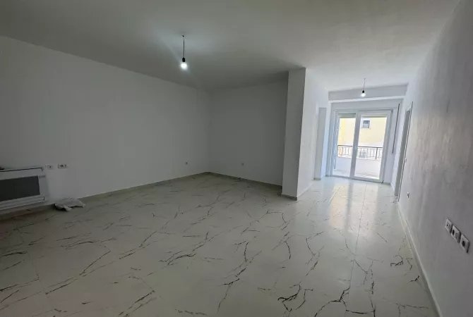 Ambjent biznesi me qera 3+1 ne Tirane - 850 Euro