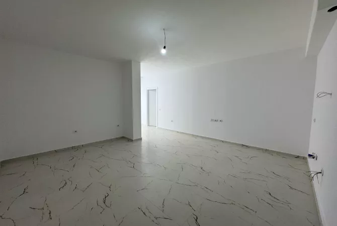 Ambjent biznesi me qera 3+1 ne Tirane - 850 Euro