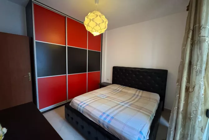 Shtepi me qera Apartament ne Tirane, 2+1, Mobilimi E mobiluar, Pagesa 400  Euro.