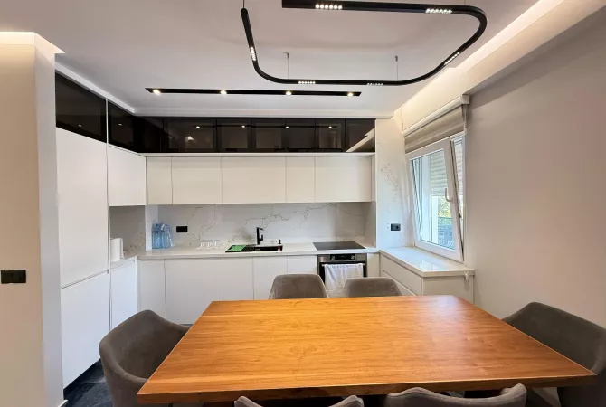 Shtepi me qera 2+1 ne Tirane - 1,500 Euro