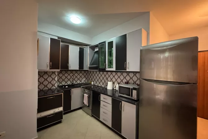 Shtepi me qera 2+1 ne Tirane - 400 Euro