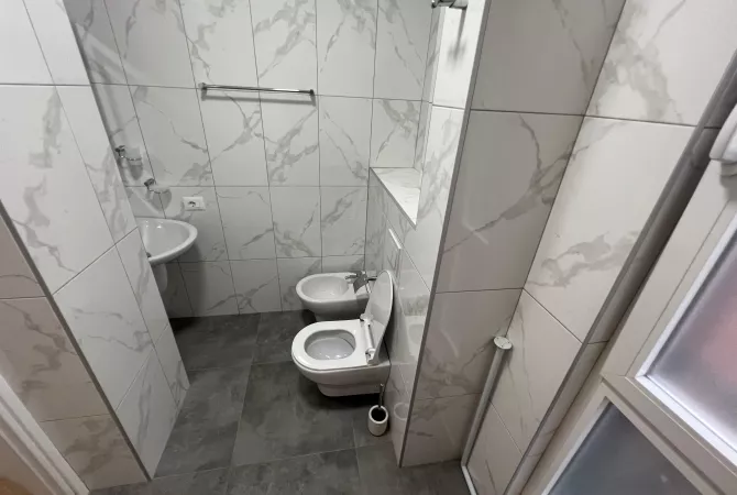 Shtepi me qera Apartament ne Tirane, 1+1, Mobilimi E mobiluar, Pagesa 600  Euro.