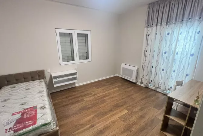 Shtepi me qera Apartament ne Tirane, 2+1, Mobilimi E mobiluar, Pagesa 550  Euro.