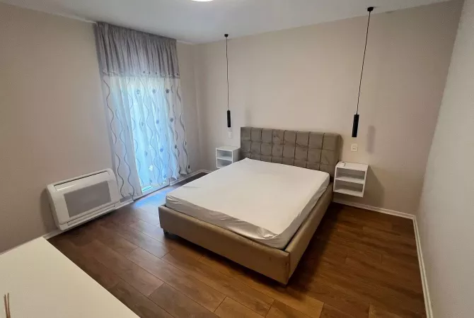 Shtepi me qera Apartament ne Tirane, 2+1, Mobilimi E mobiluar, Pagesa 550  Euro.
