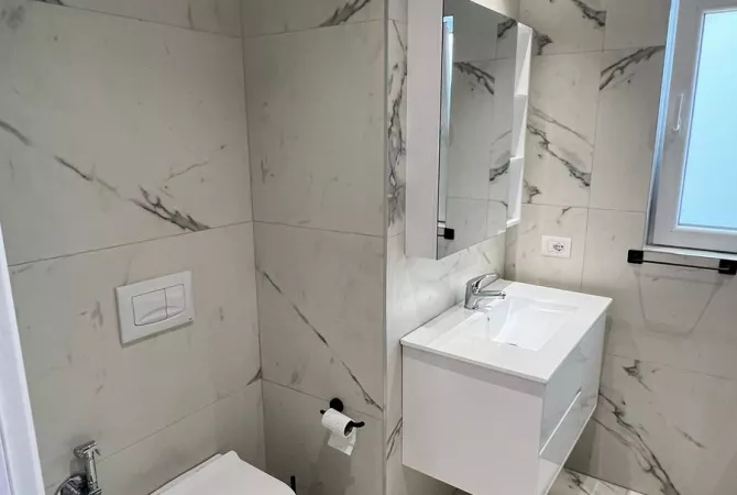 Shtepi me qera Apartament ne Tirane, 2+1, Mobilimi E mobiluar, Pagesa 550  Euro.