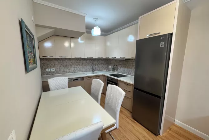 Shtepi me qera 2+1 ne Tirane - 70,000 Leke