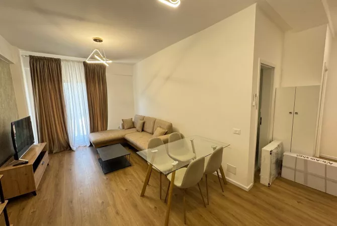 Shtepi me qera 1+1 ne Tirane - 45,000 Leke