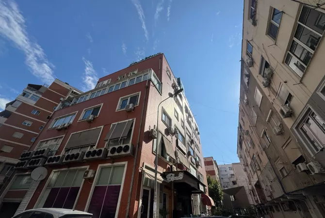 Ambient biznesi me qera 3+1 ne Tirane - 4,000 Euro