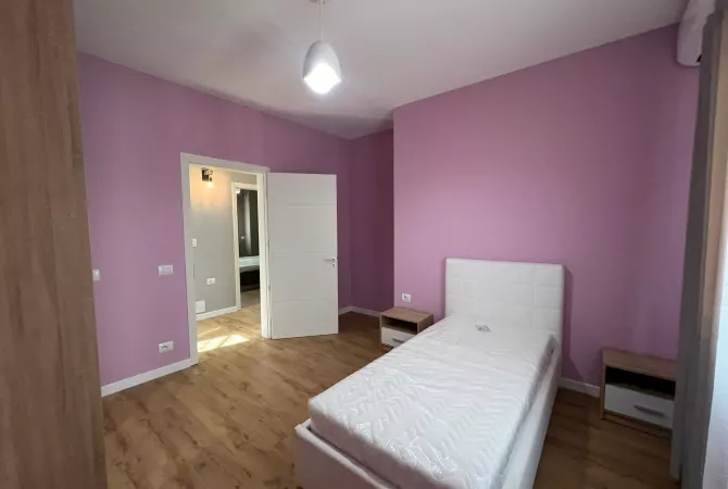 Shtepi me qera Apartament ne Tirane, 2+1, Mobilimi E mobiluar, Pagesa 900  Euro.