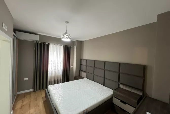 Shtepi me qera Apartament ne Tirane, 2+1, Mobilimi E mobiluar, Pagesa 900  Euro.