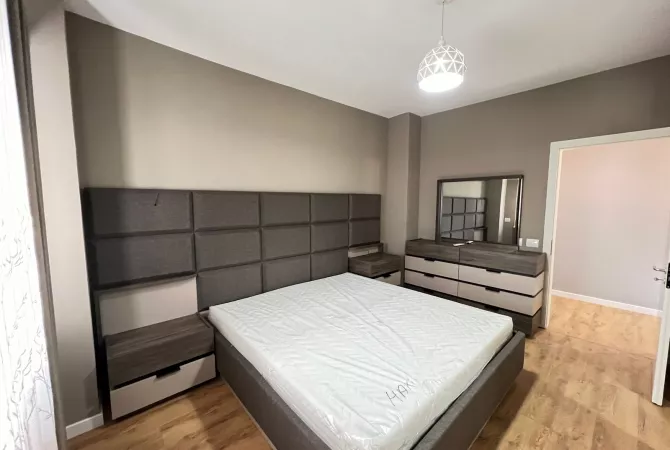 Shtepi me qera Apartament ne Tirane, 2+1, Mobilimi E mobiluar, Pagesa 900  Euro.