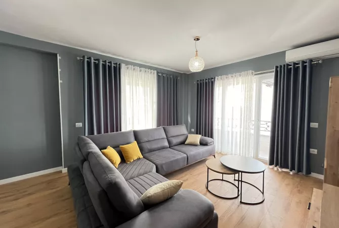 Shtepi me qera 2+1 ne Tirane - 900 Euro